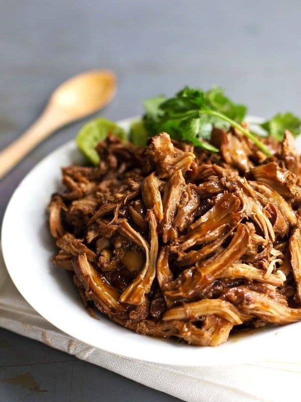 Honey Glazed Crockpot Chicken Adobo - simple pantry ingredients, hardly any hands-on time, 200 calories. | https://natural-los.today